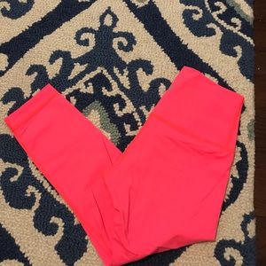 Lululemon crop 🍋💖